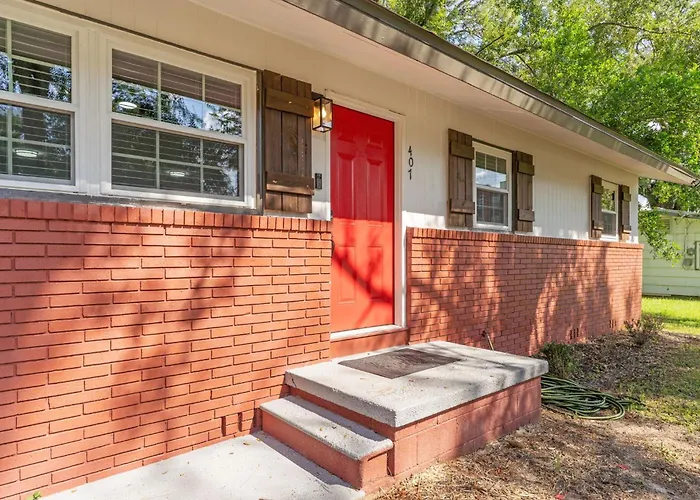Fsu Seminole Spearit House * Tallahassee